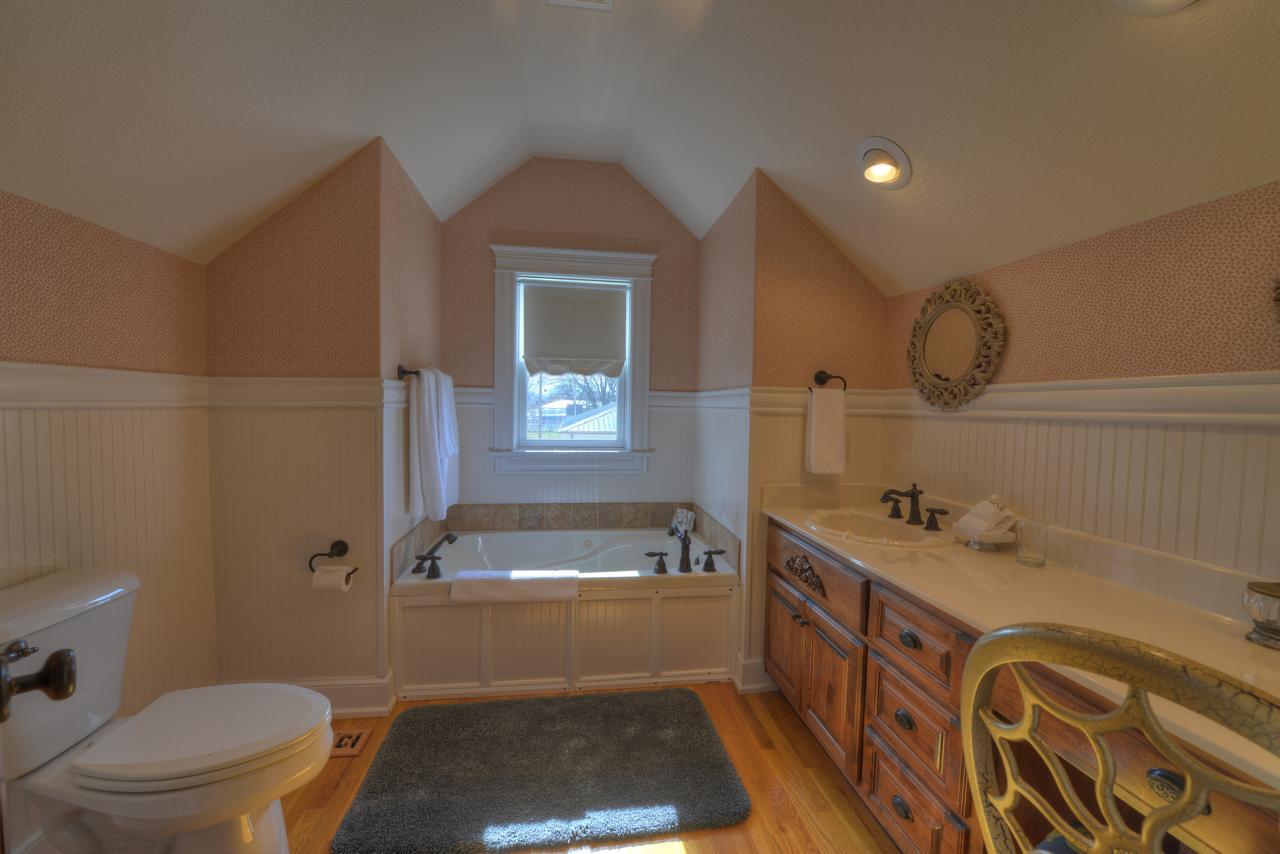The Victoria Bed & Breakfast Bentonville Luaran gambar